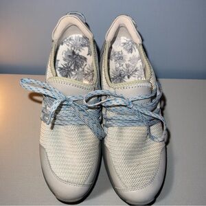 TRAQ by Alegria Walking Shoes Light Gray Blue Women’s 38 (US 8–8.5) Comfortable